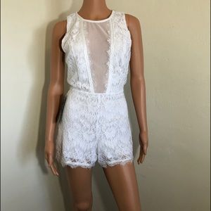 Bebe XS White Deep V Neck Lace Romper